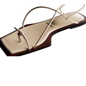 Zara Strappy Off-White Flat Sandals size 39